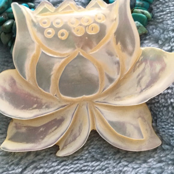 Turquoise and mother of pearl - Picture 3 of 4